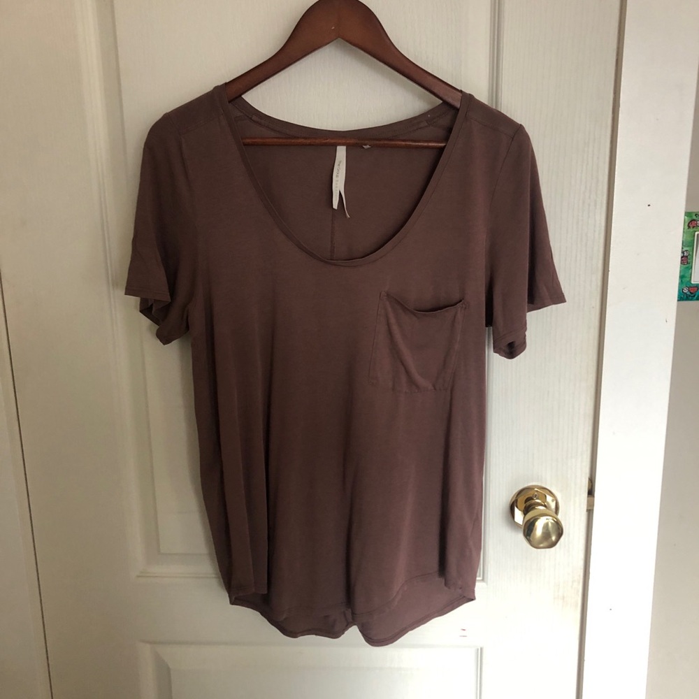Aritzia Babaton dusty mauve loose t-shirt